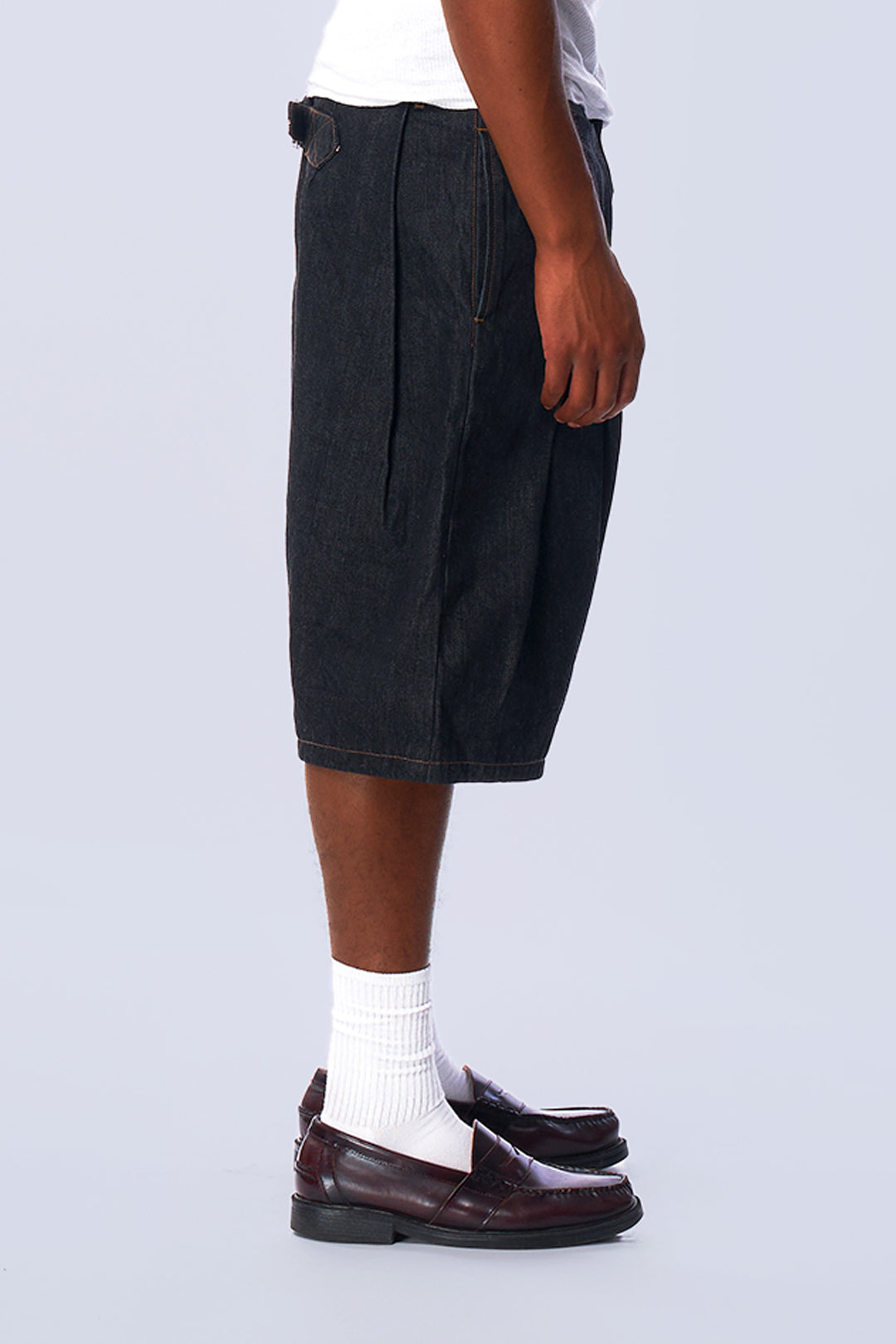 Pleated Raw Selvedge Japanese Denim Shorts V3 - Black – Neaux Doubt